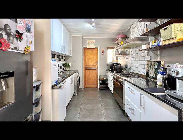 2 BEDROOM APARTMENT TO LET IN CRAIGHALL PARK